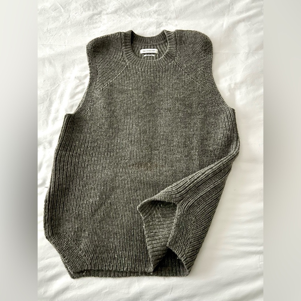 Isabel Marant Étoile Grey Sleeveless Knit Pullover with Zipper accent.